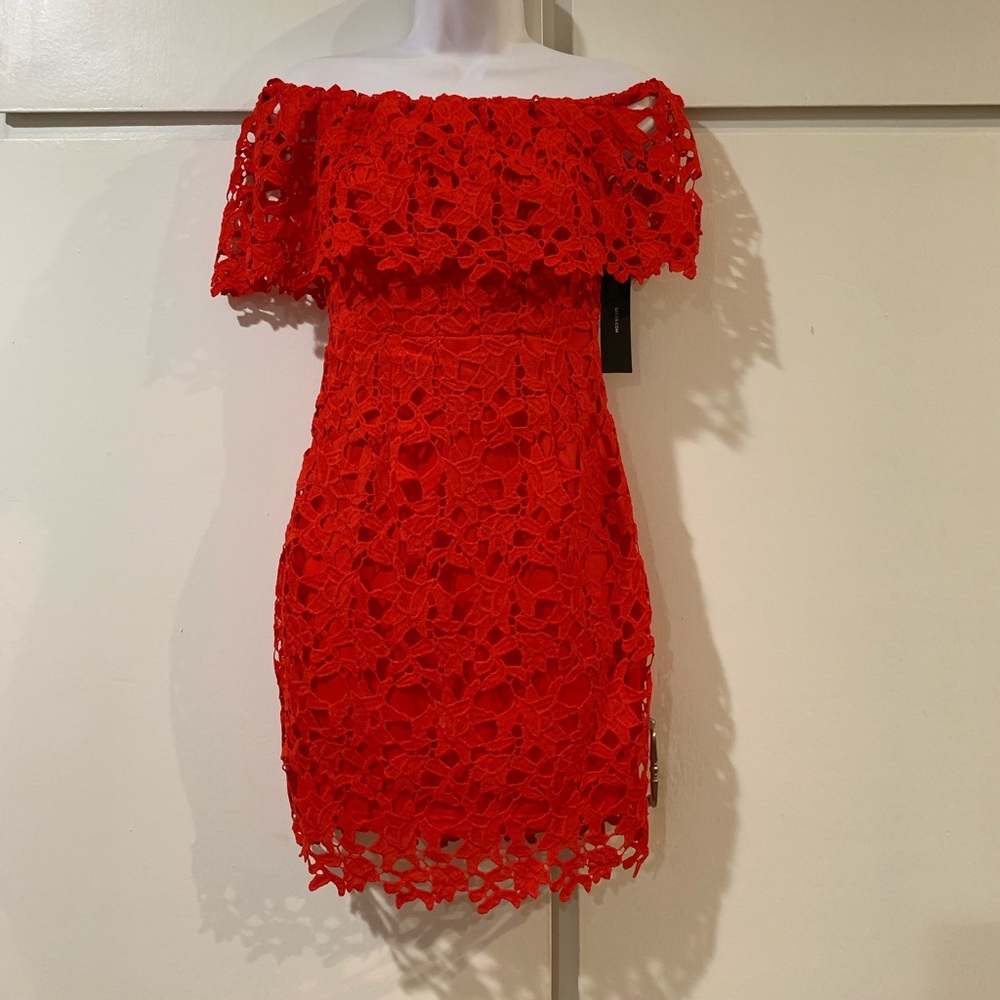 NWT LULU’S Genevieve Off-The-Shoulder Red Dress - Picture 6 of 9